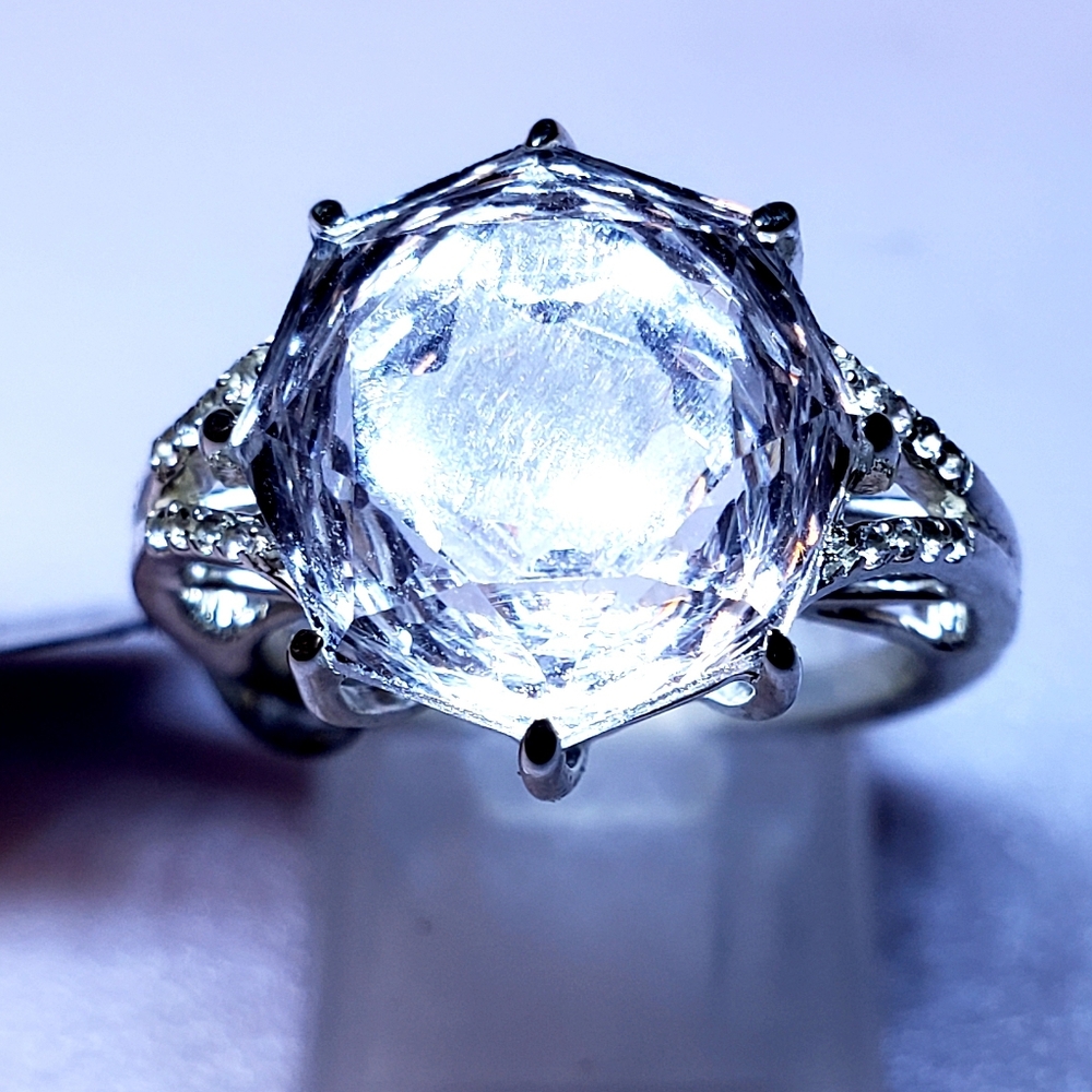 Efflorescence Optic Quartz Ring - Picture 6 of 10